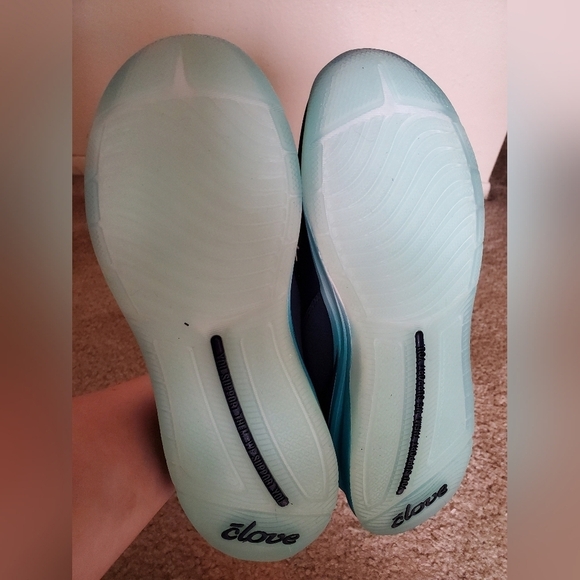 CLOVE Shoes - Picture 6 of 13